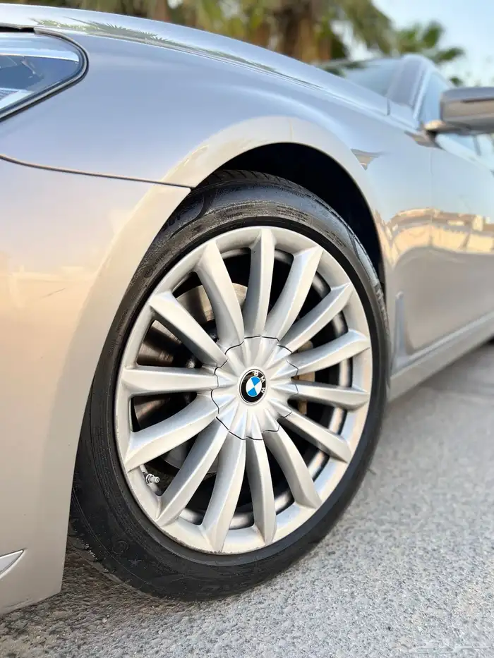 بي ام دبليو 730Li قمة النظافة 2017 بحالة الوكالة 2