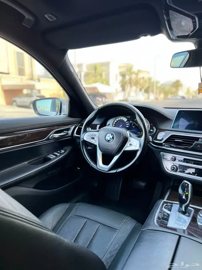 بي ام دبليو 730Li قمة النظافة 2017 بحالة الوكالة 34