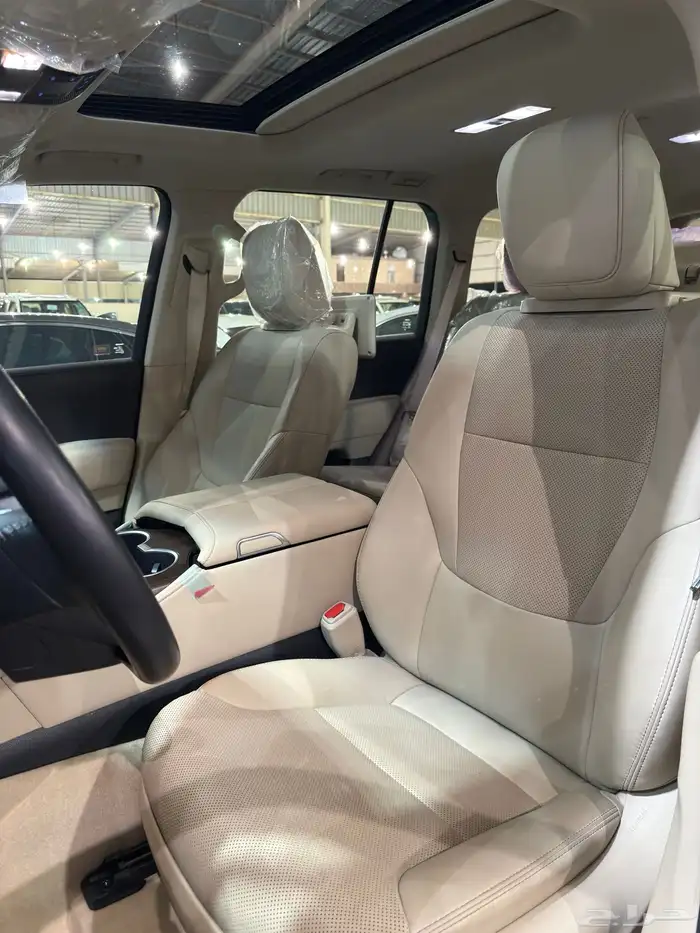 تويوتا لاندكروزر GXR L5 2023 7