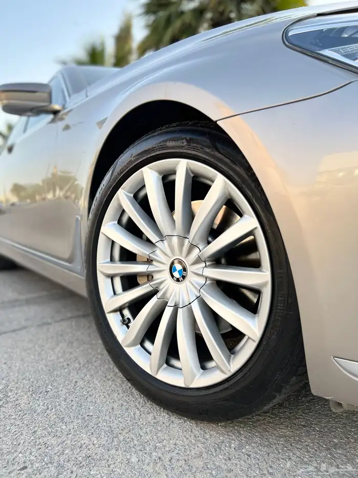 بي ام دبليو 730Li قمة النظافة 2017 بحالة الوكالة 10