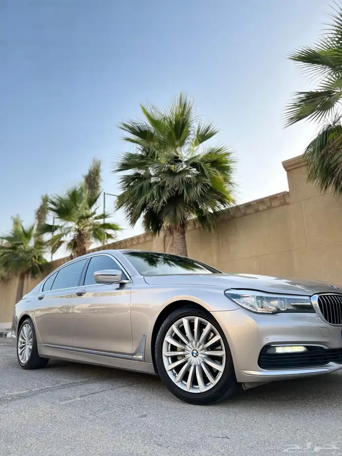 بي ام دبليو 730Li قمة النظافة 2017 بحالة الوكالة 9