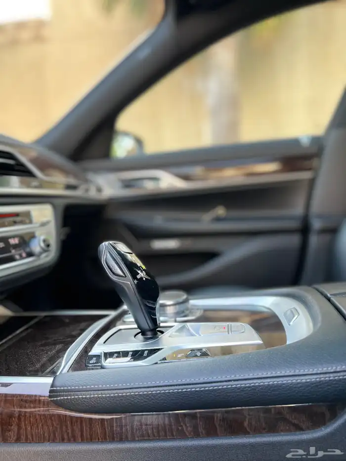 بي ام دبليو 730Li قمة النظافة 2017 بحالة الوكالة 23