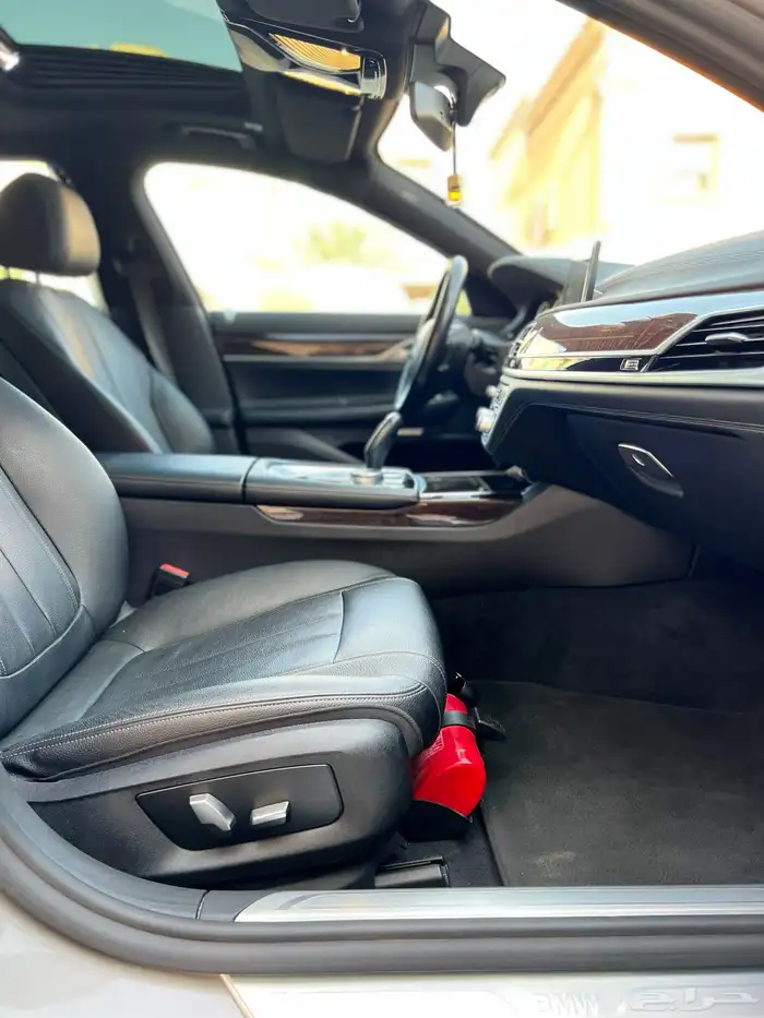 بي ام دبليو 730Li قمة النظافة 2017 بحالة الوكالة 46