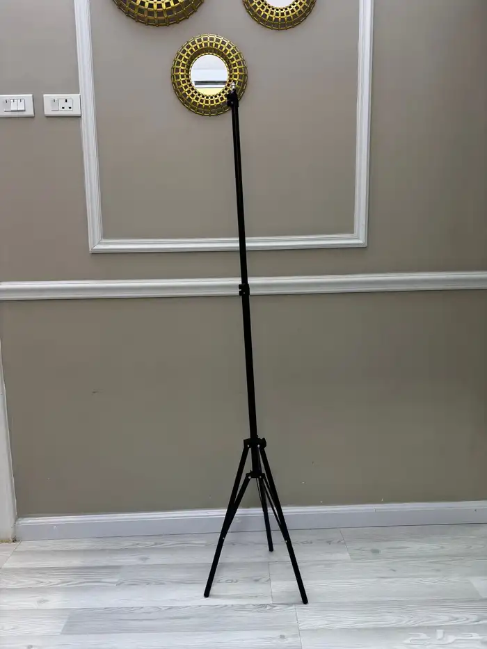 استاند كاميرا او اضاءة او مايك 0