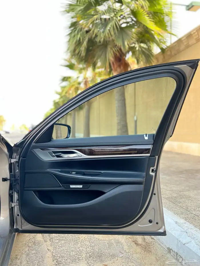 بي ام دبليو 730Li قمة النظافة 2017 بحالة الوكالة 42