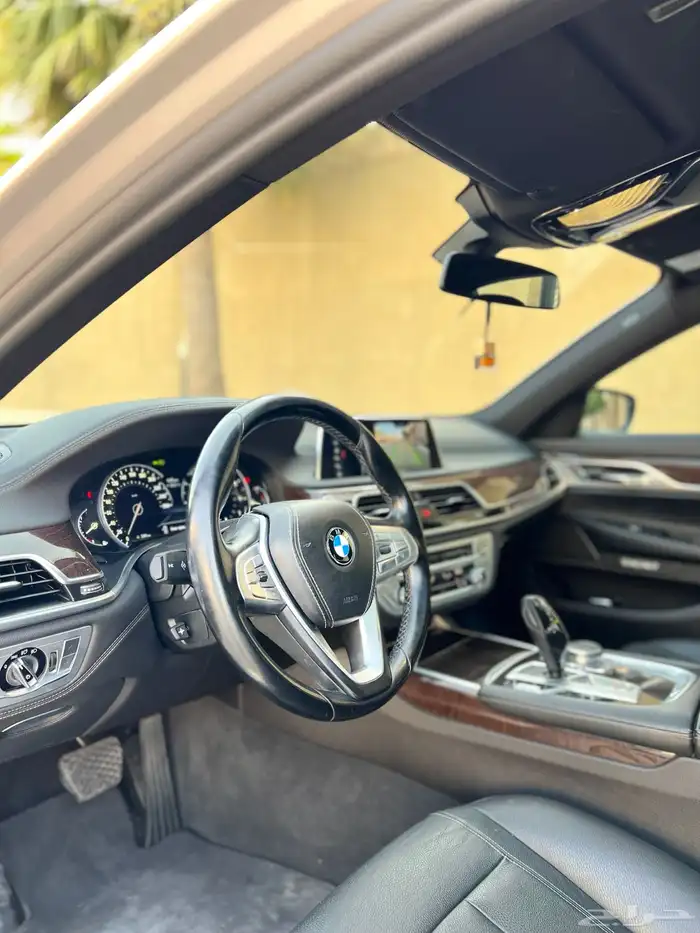 بي ام دبليو 730Li قمة النظافة 2017 بحالة الوكالة 18