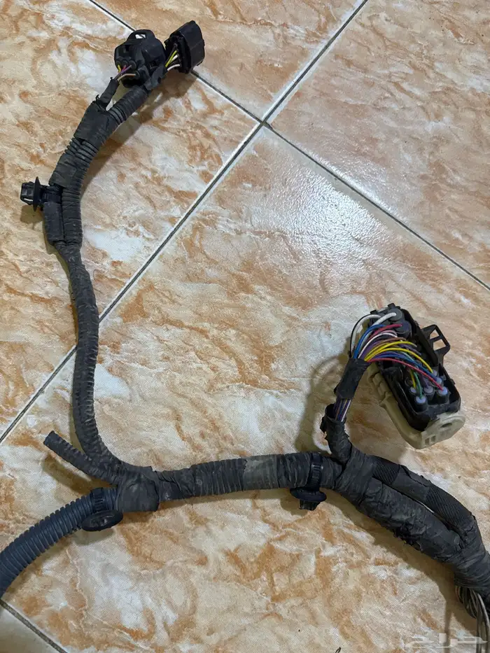 ظفيرة الانوار الامامية لكزس LS460 1
