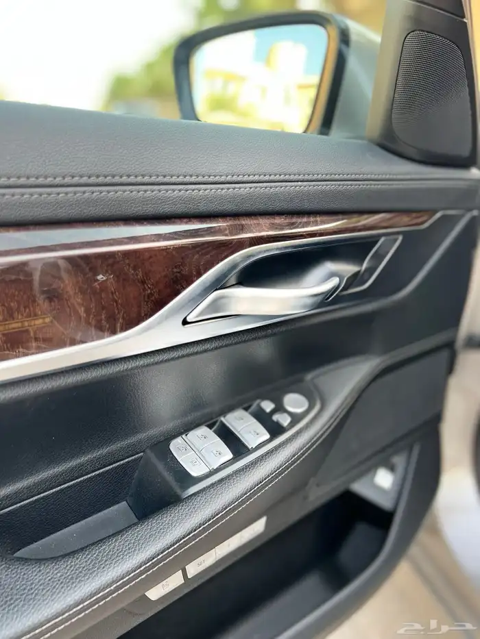 بي ام دبليو 730Li قمة النظافة 2017 بحالة الوكالة 16