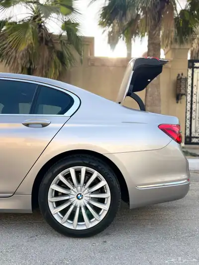 بي ام دبليو 730Li قمة النظافة 2017 بحالة الوكالة 48