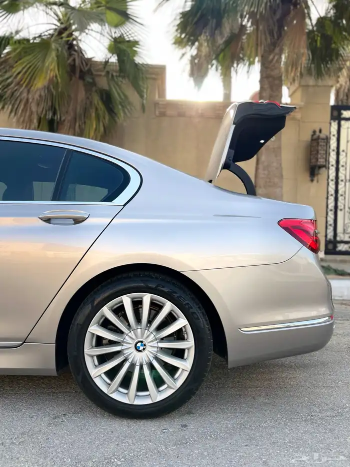 بي ام دبليو 730Li قمة النظافة 2017 بحالة الوكالة 48