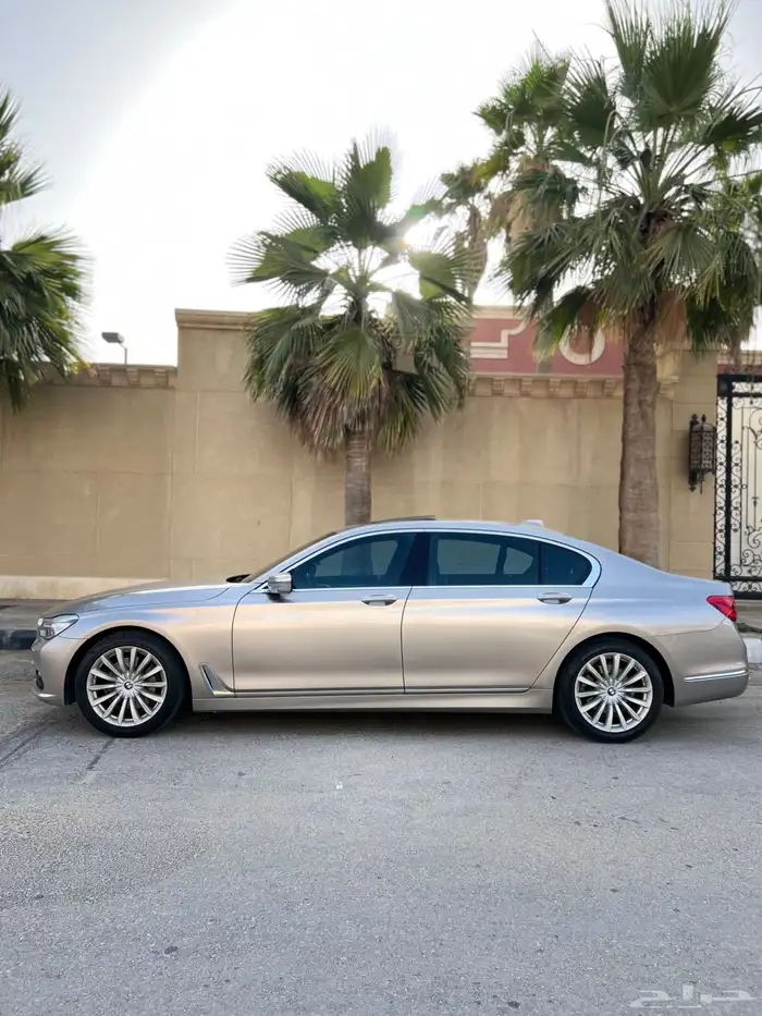 بي ام دبليو 730Li قمة النظافة 2017 بحالة الوكالة 6