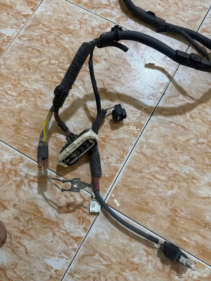 ظفيرة الانوار الامامية لكزس LS460 4