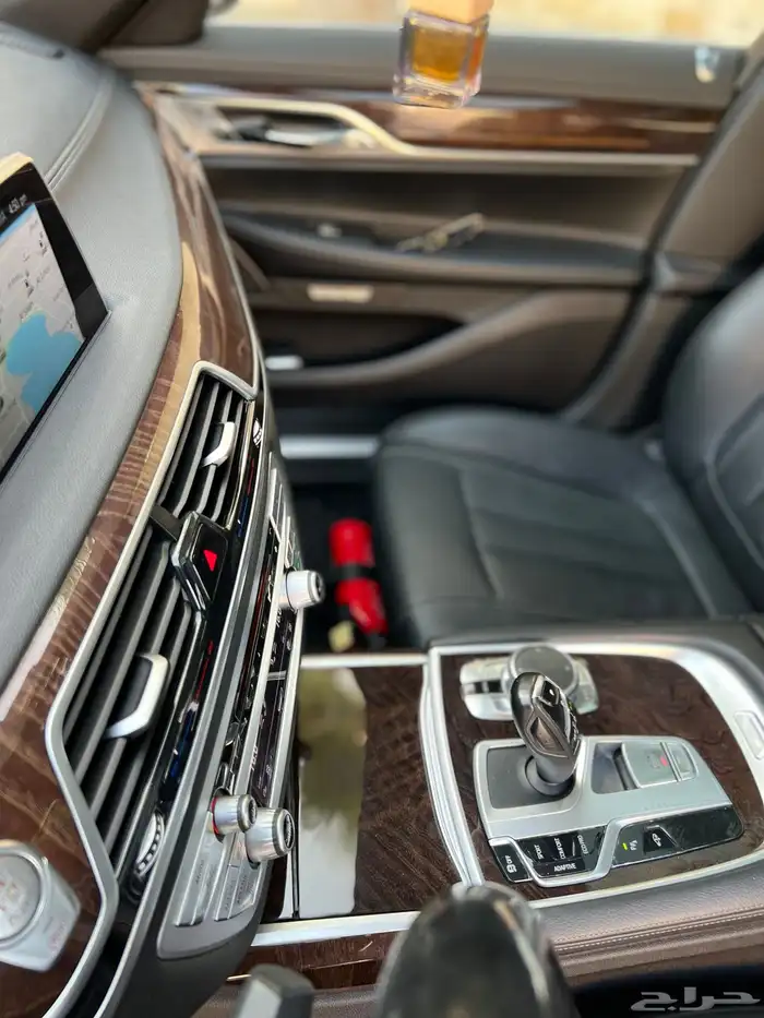 بي ام دبليو 730Li قمة النظافة 2017 بحالة الوكالة 24