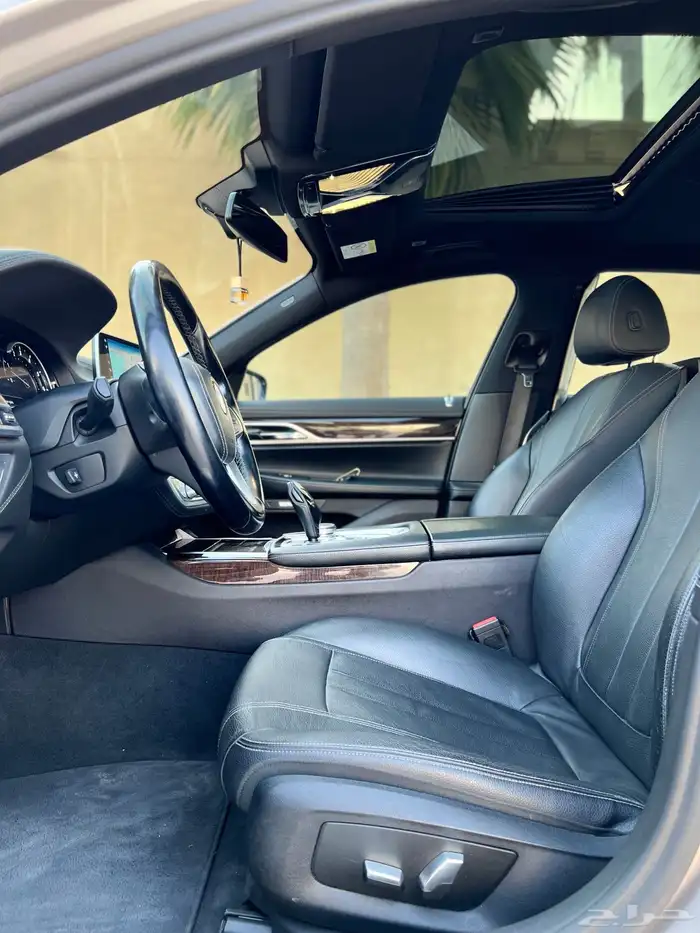 بي ام دبليو 730Li قمة النظافة 2017 بحالة الوكالة 25