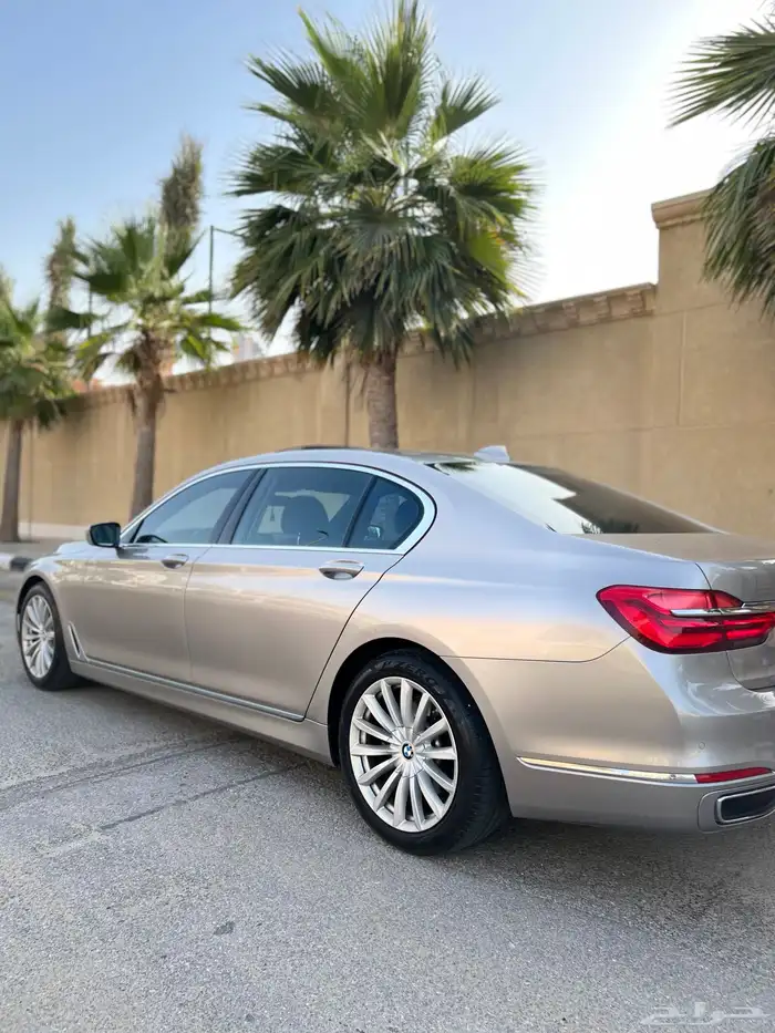 بي ام دبليو 730Li قمة النظافة 2017 بحالة الوكالة 5