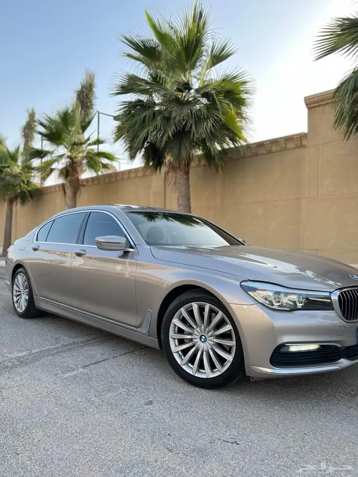 بي ام دبليو 730Li قمة النظافة 2017 بحالة الوكالة 8