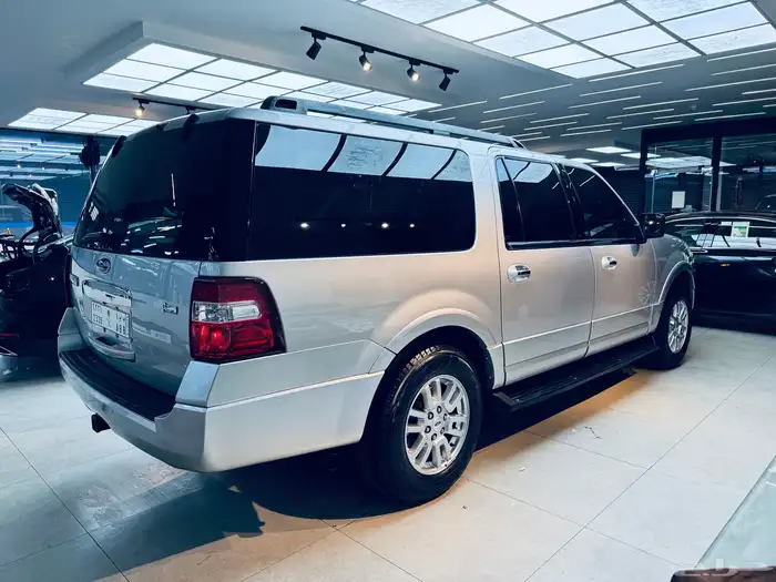 اكسبديشن 2010 مخزن شاصي طويل نظيف جدا ماشي 74 5