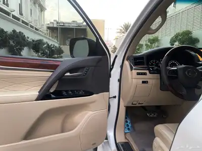 لكزس LX570 11