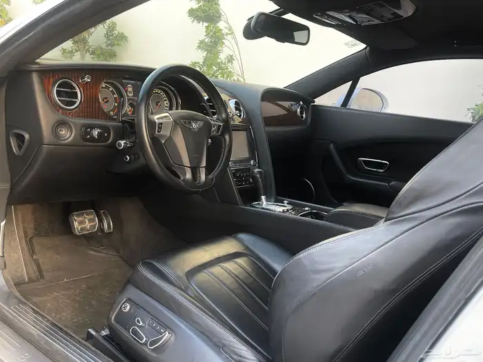 بنتلي GT 8
