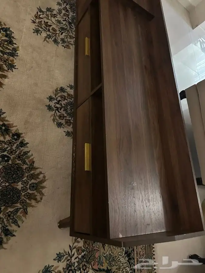 طاولات للبيع 0