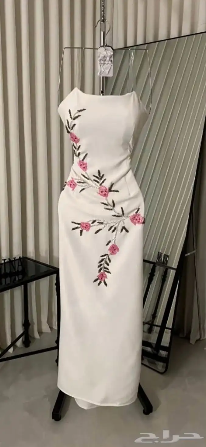 فستان جديد ما قد انلبس 0