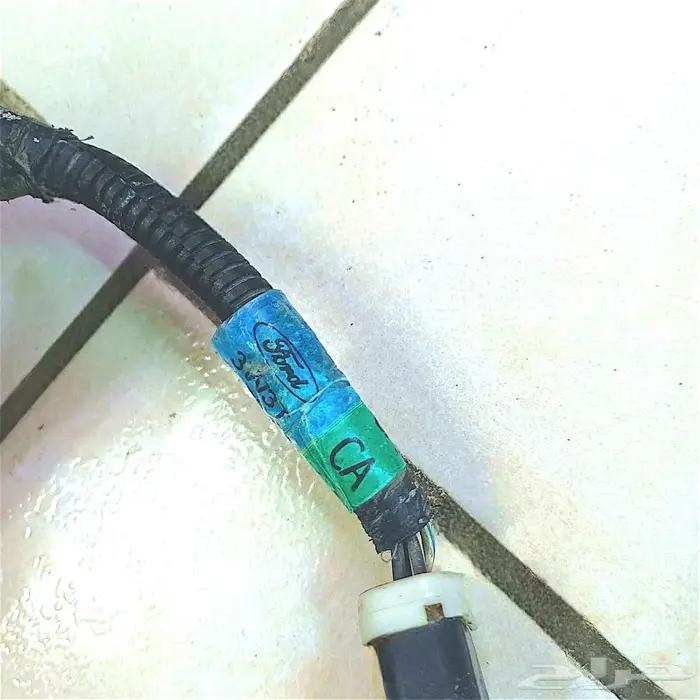 شمعات واسطبات ماركيز وشماسيات ومسطرة وايادي الأبواب الداخلية 4