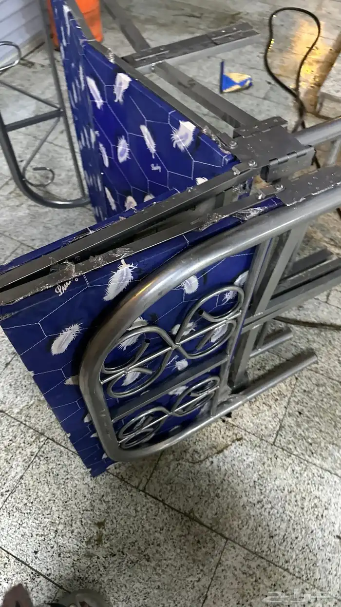 سرير حدي تحط المرتبه وتنام وكرسي متحرك كلها 150 4