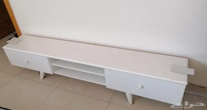 طقم كنب بحالة جيدة عدد 3 كنب كبير و 2 كرسي وطاولة شاشة 3