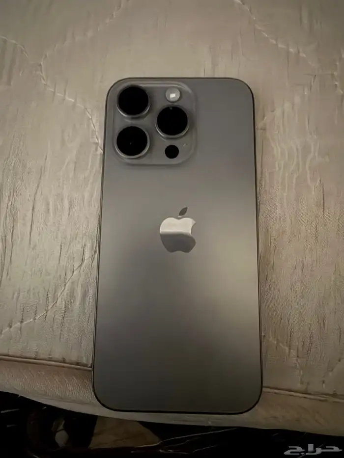 ايفون 15 برو لون تيتانيوم طبيعي 128قيقا 3