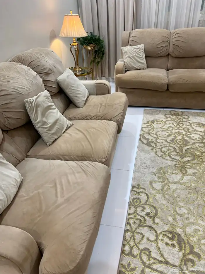كنب سجاد موكيت طاوله مفرشه مجلس ضيافه ضيوف 3