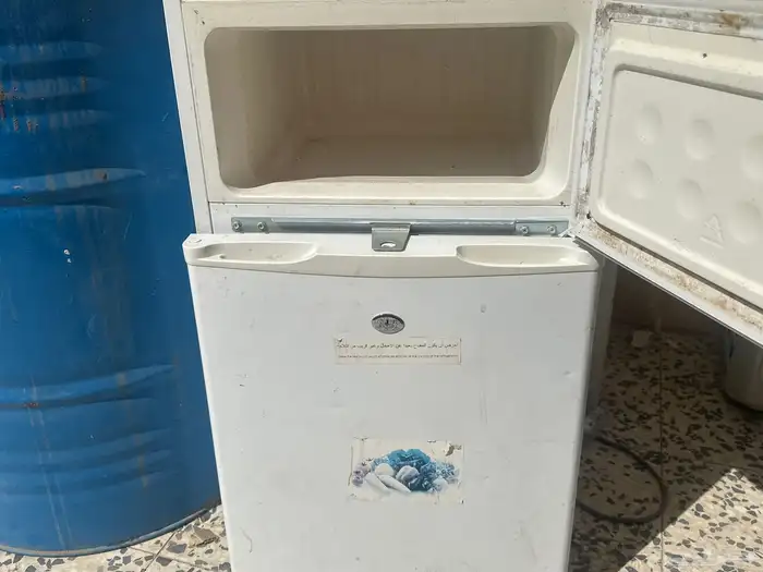 ثلاثه. عاديه مع فريزر. شبه وكاله. وشي مضمون 1