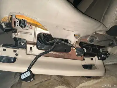 تركيب عدسات ليزر وغيرها. وإصلاح مقاعد جمس يوكن موديل 6