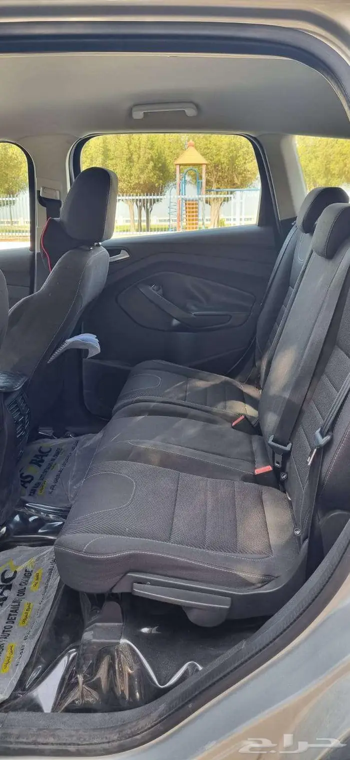 Ford Escape SE 2015 used by Expatriate Family 5