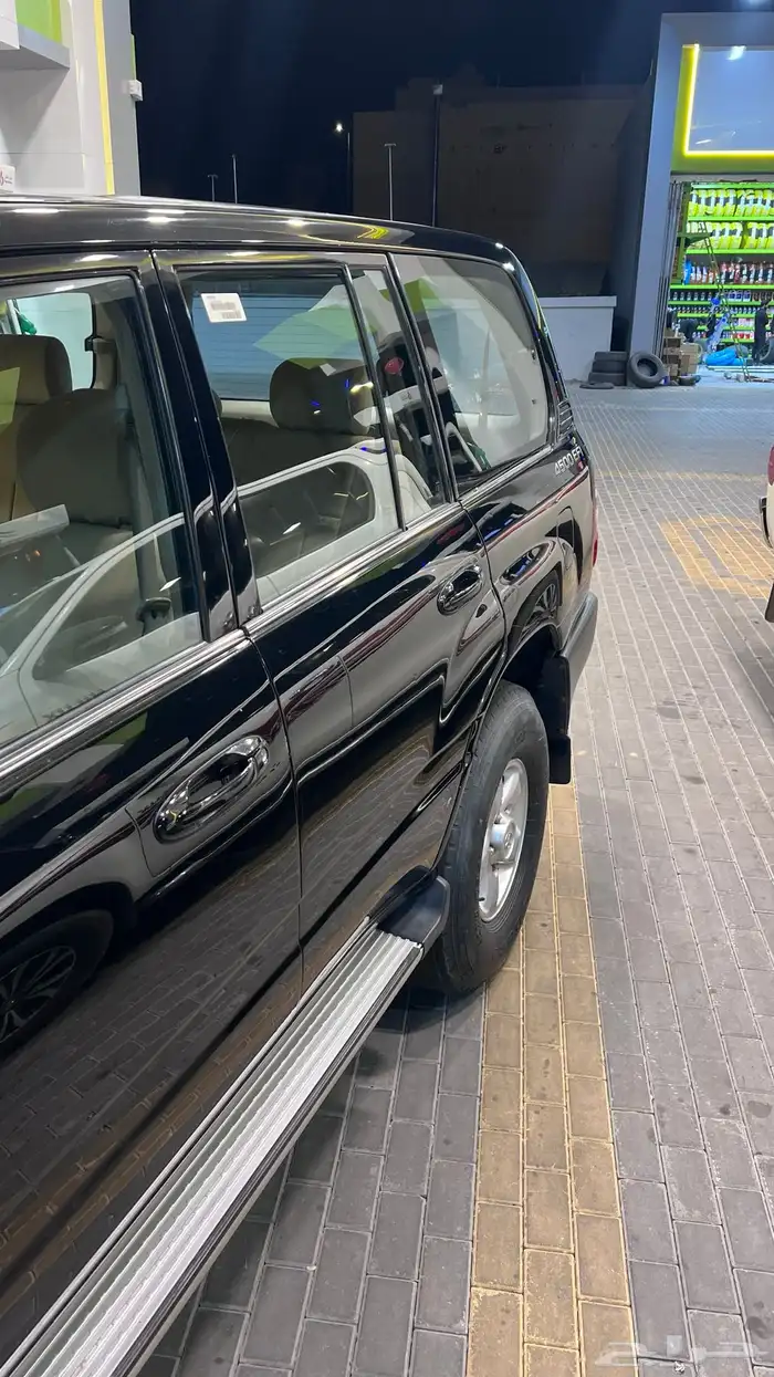 لاندكروزر2000 اسود GX 1