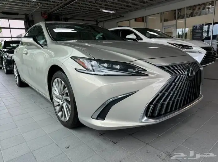 لكزس الترا لاكجري LEXUS ES 300H Ultra Luxury موديل 2023 3