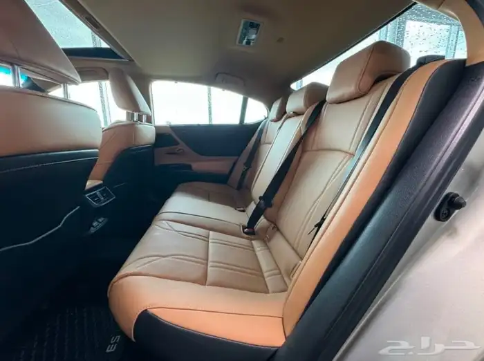 لكزس الترا لاكجري LEXUS ES 300H Ultra Luxury موديل 2023 8