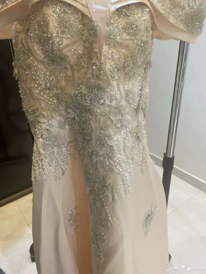 فستان للبيع مقاس XL التواصل واتس فقط 1