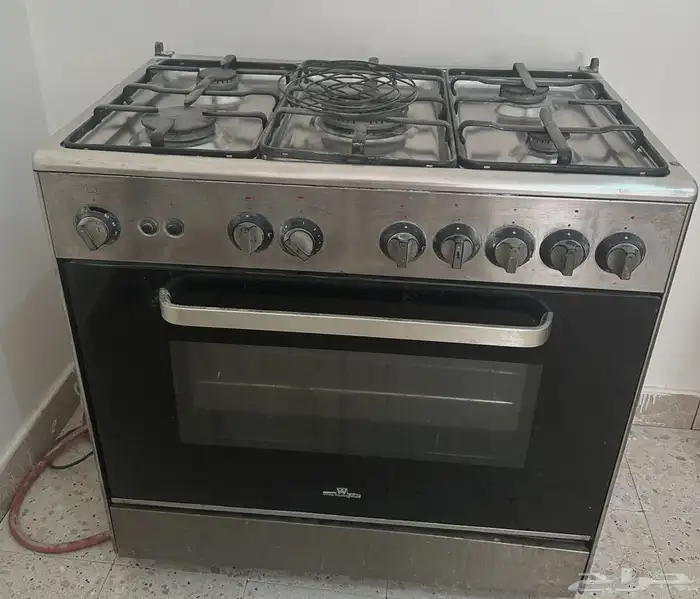 فرن ومغاسل وطاولات وغسالة 0