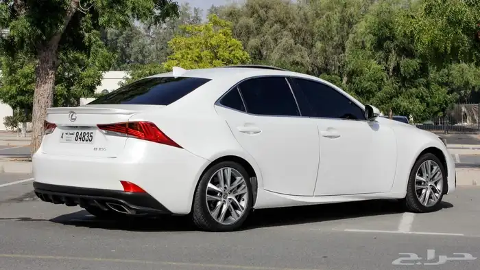 لكزس IS300t 2019 و بطاقة الهوية الاماراتية 13