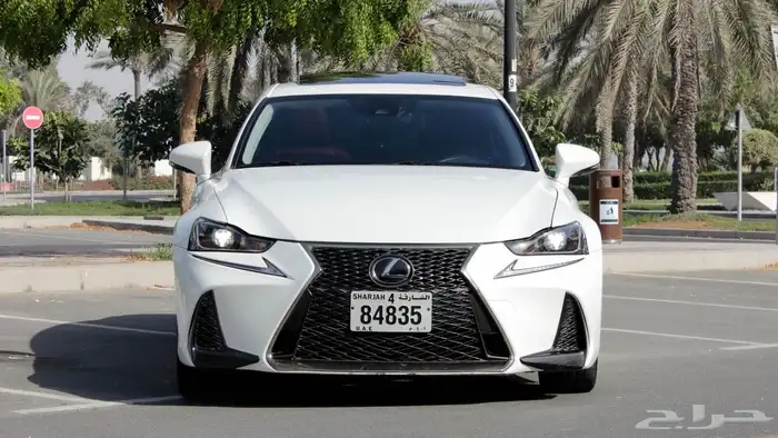 لكزس IS300t 2019 و بطاقة الهوية الاماراتية 1