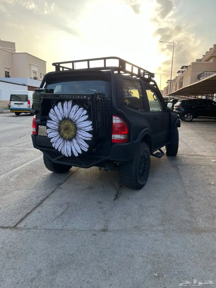 متسوبيشي باجيرو ربع معدل 0