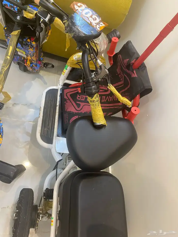 ثلاث سكوترات نظيفه 0