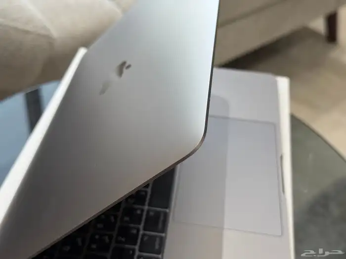 MacBook Pro 13-inch 512GB i7 للبيع نظيف 1