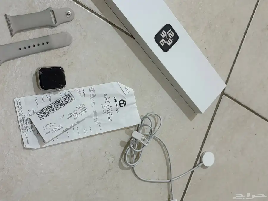 ساعه أبل SE مقاس 40 فيها كسر 2