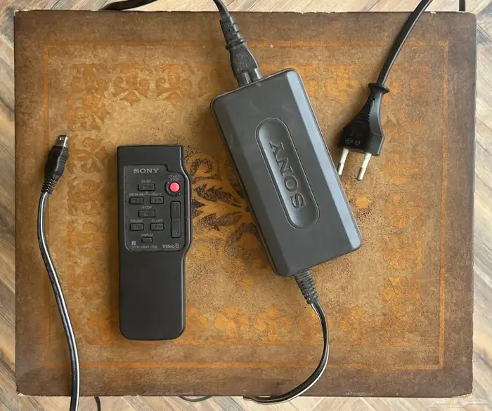 كاميرا سوني شريط قديمة Sony Camera CCD TRV-78E 3