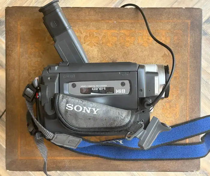 كاميرا سوني شريط قديمة Sony Camera CCD TRV-78E 1
