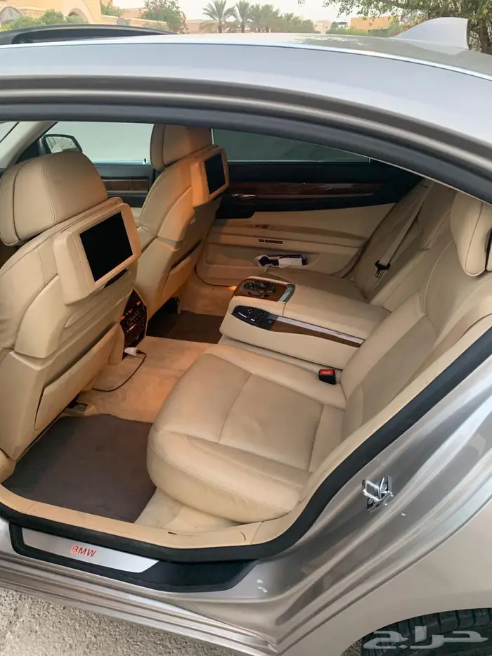 بي ام دبيلو 750 LI 2