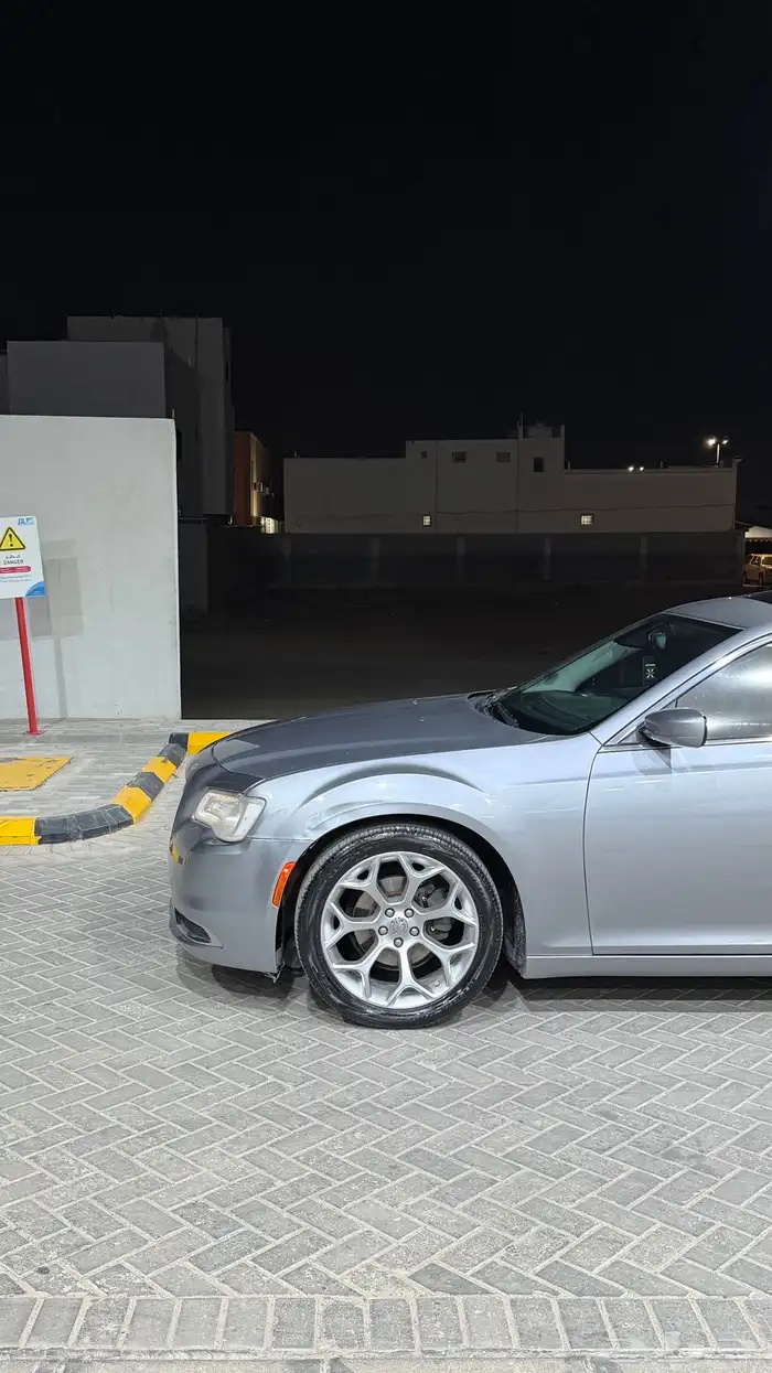 كرايزلر للبيع C300 V6 4