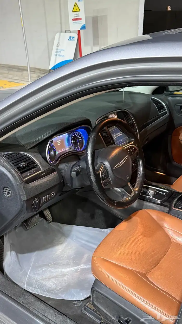 كرايزلر للبيع C300 V6 17