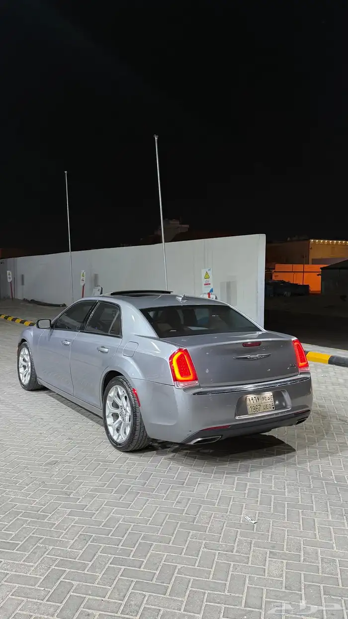 كرايزلر للبيع C300 V6 7